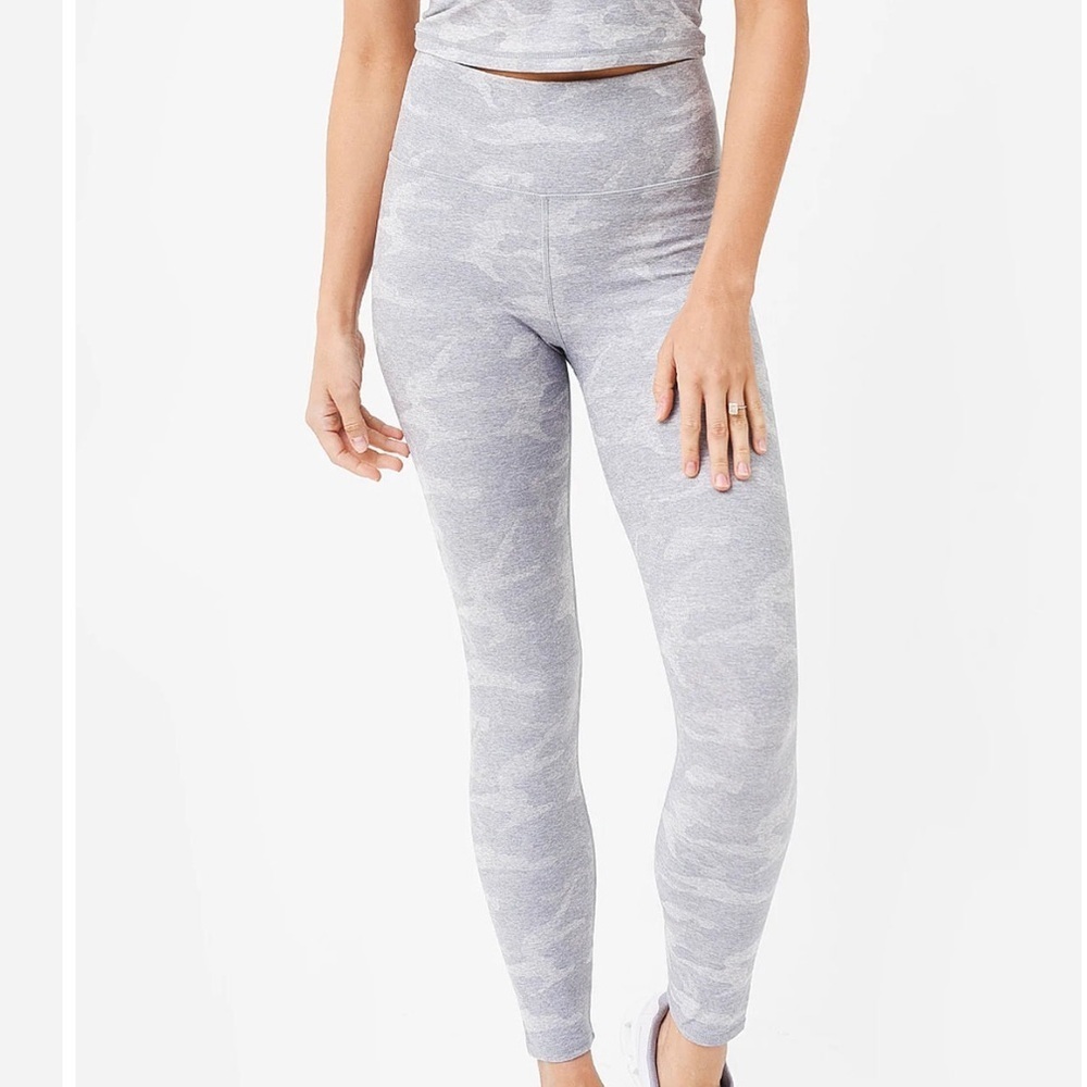 CLEAN ELEVATION LEGGING (PALE HEATHER CAMO)